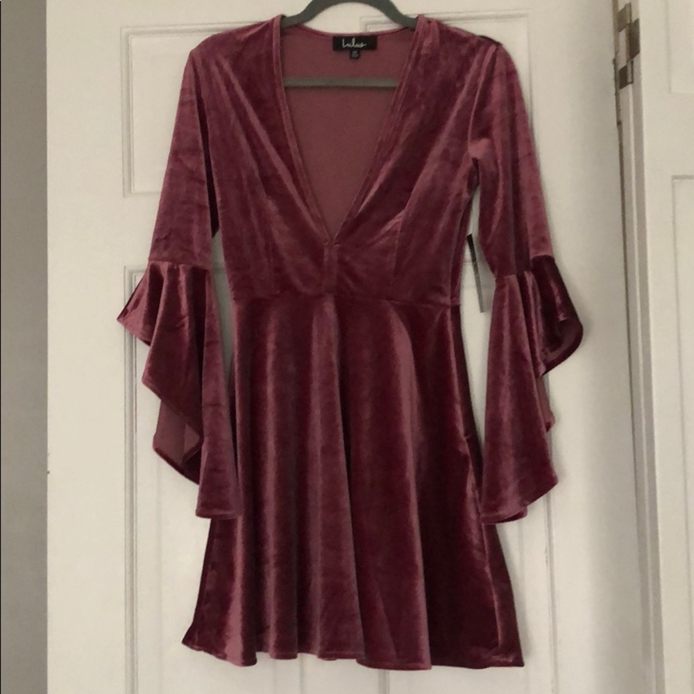 NWT Lulus velvet dress